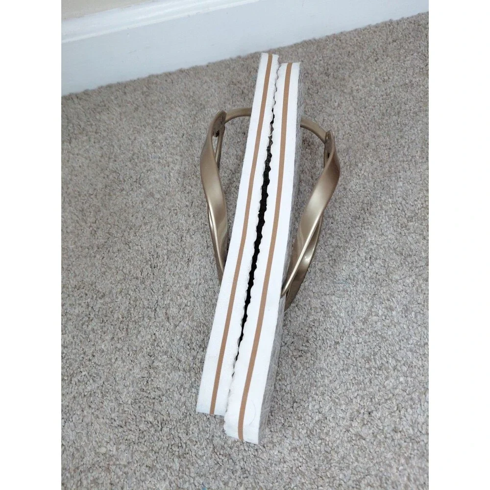 Michael Kors Women’s Cream and Gold Flip Flops Size 10M - Picture 4 of 10